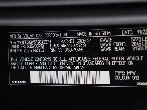 Certified 2023 Volvo C40 Recharge Core image 16