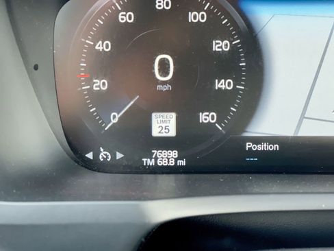 Used 2016 Volvo XC90 T5 Momentum AWD/4WD image 12