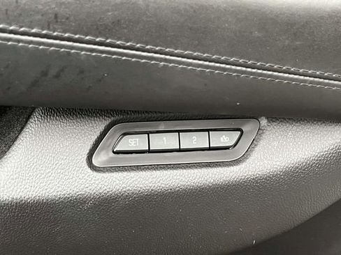 Used 2016 Cadillac Escalade Platinum image 23