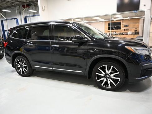 Used 2019 Honda Pilot Elite image 4