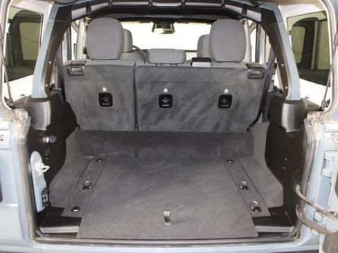 Used 2025 Jeep Wrangler Unlimited Sahara AWD/4WD image 17