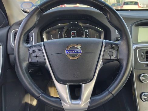 Used 2016 Volvo S60 T5 Premier image 13