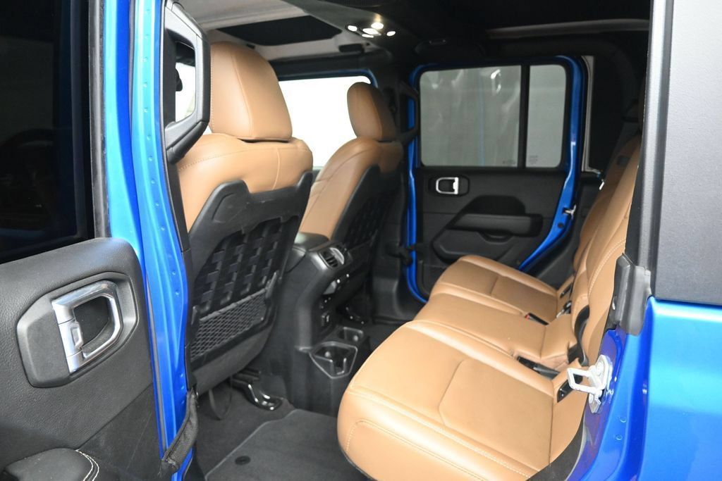 Used 2021 Jeep Gladiator Rubicon w/ Safety Group AWD/4WD image 24