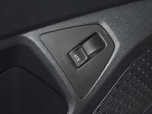 New 2026 Volkswagen Jetta SEL FWD image 5