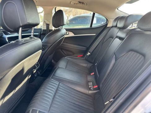 Used 2022 Genesis G70 3.3T image 13