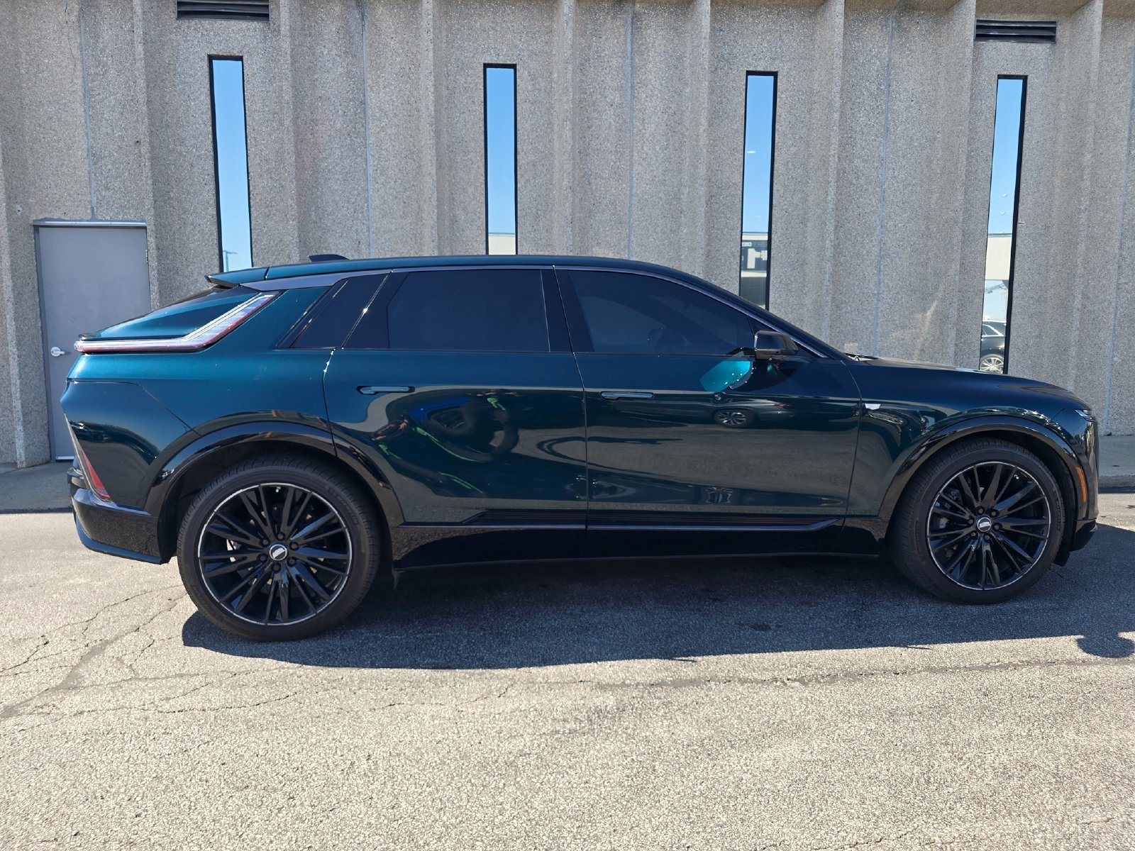 Used 2024 Cadillac Lyriq Sport AWD/4WD image 9