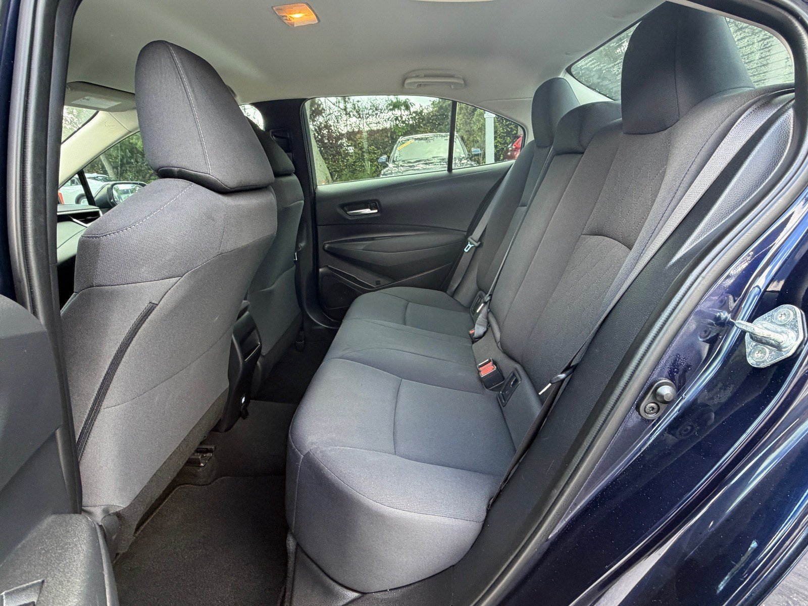 Used 2020 Toyota Corolla LE FWD image 25