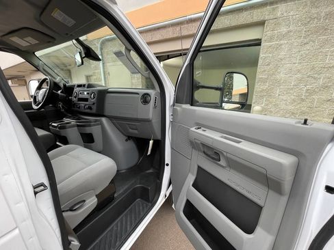 New 2024 Ford E-450 and Econoline 450 Super Duty w/ Driver's Safety Package RWD image 32