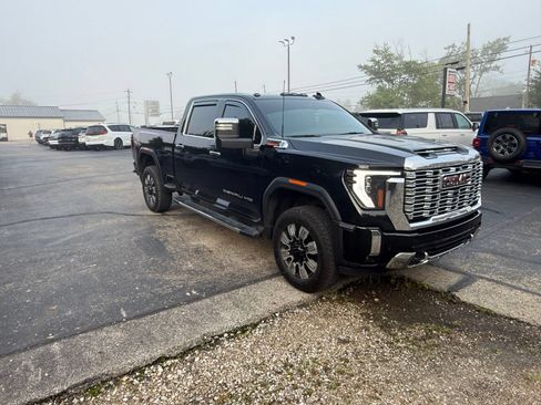 Used 2025 GMC Sierra 2500 Denali w/ Snow Plow Prep/Camper Package AWD/4WD image 3