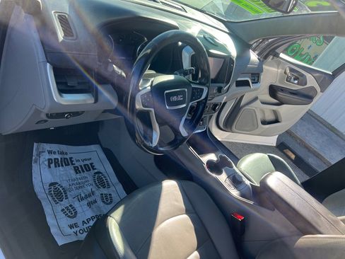 Used 2020 GMC Terrain SLT image 11