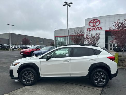 Used 2021 Subaru Crosstrek 2.5i Sport w/ Moonroof Package image 2