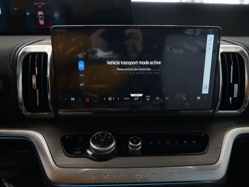 Used 2026 Ford Expedition Platinum w/ Driver's Package image 22