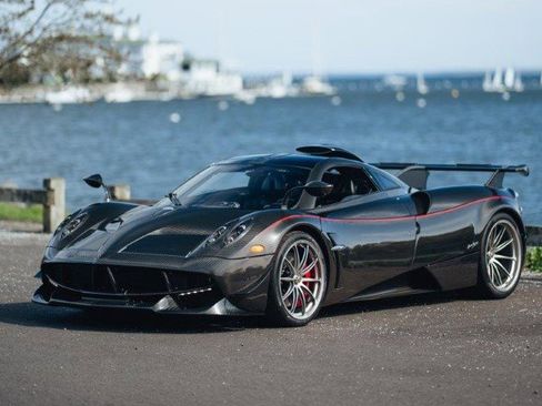 Used 2014 Pagani Huayra RWD image 2