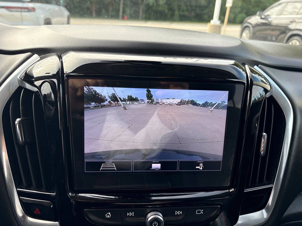 Used 2021 Chevrolet Traverse LT w/ LPO, Floor Liner Package AWD/4WD image 27