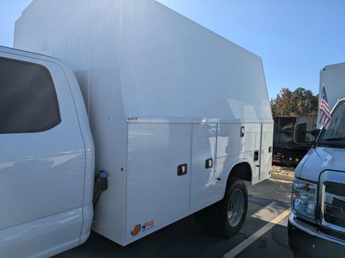 New 2026 Ford F550 4x4 Supercab Super Duty image 28