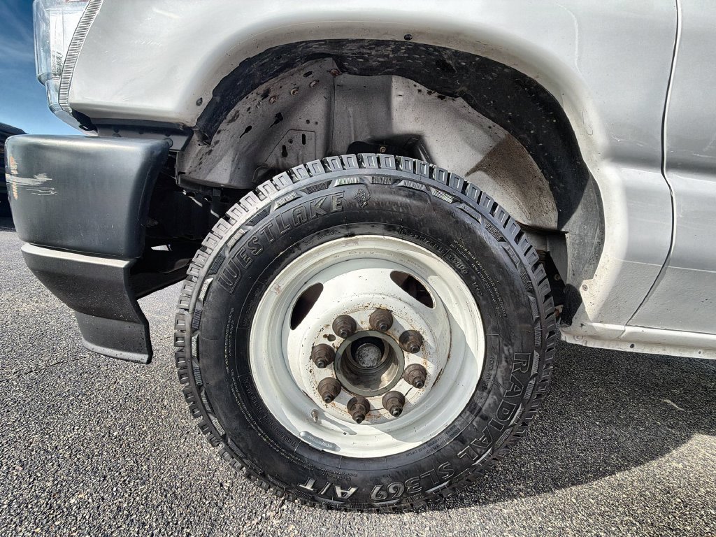 Used 2022 Ford E-350 and Econoline 350 Super Duty RWD image 17