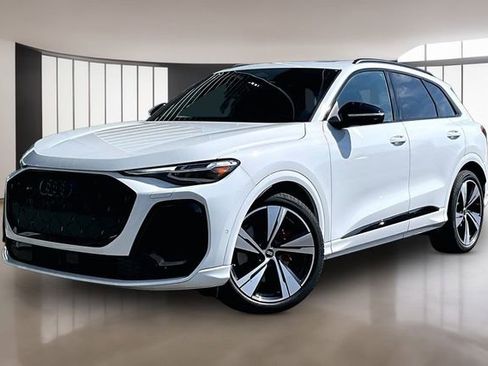 New 2025 Audi SQ5 Premium Plus image 2