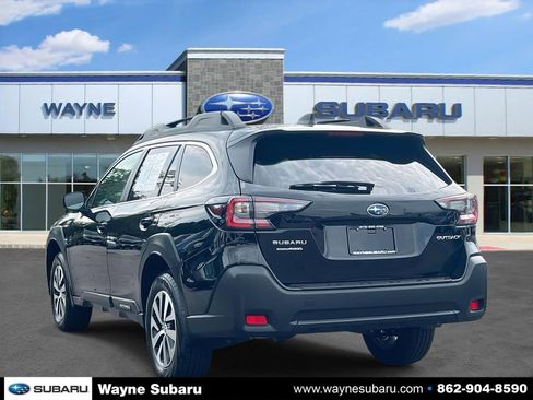 Used 2025 Subaru Outback Premium w/ Popular Package #1A image 3