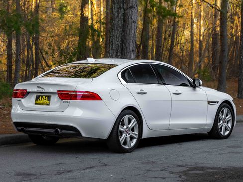 Used 2019 Jaguar XE Premium image 56