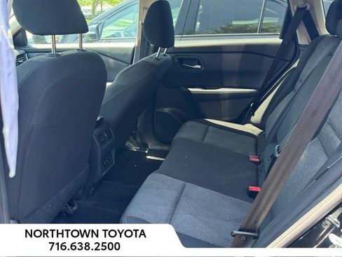 Used 2025 Nissan Rogue SV AWD/4WD image 15