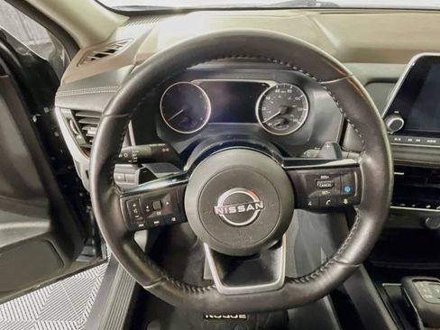 Used 2023 Nissan Rogue SV w/ SV Premium Package FWD image 12