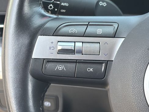 Certified 2025 Hyundai Kona SEL FWD image 16