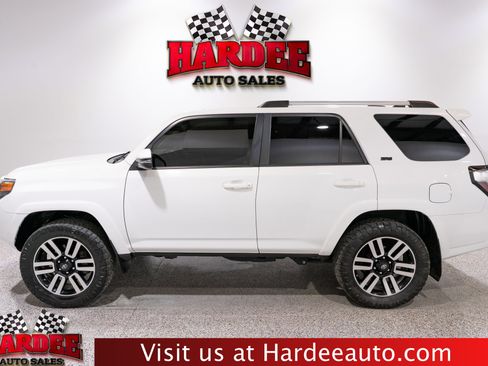 Used 2020 Toyota 4Runner SR5 Premium w/ Moonroof Package RWD image 1