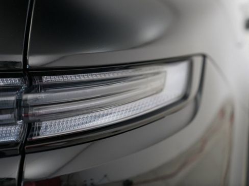 Used 2025 Porsche Cayenne GTS AWD/4WD image 55