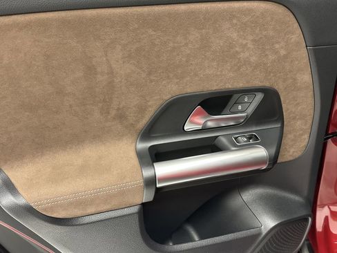 Certified 2025 Mercedes-Benz GLA 250 image 24