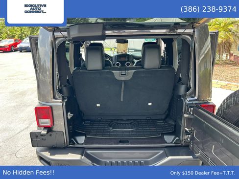 Used 2017 Jeep Wrangler Rubicon AWD/4WD image 13
