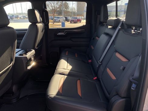 Used 2024 GMC Sierra 1500 AT4 w/ Technology Package image 26