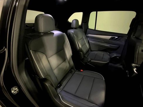 Used 2025 Buick Enclave Preferred FWD image 23