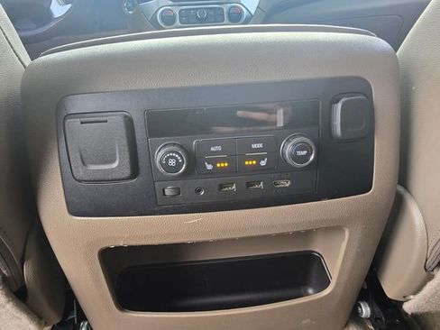 Used 2018 GMC Yukon SLT w/ Open Road Package AWD/4WD image 14