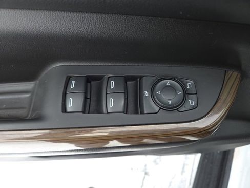 Used 2018 GMC Acadia SLE image 52