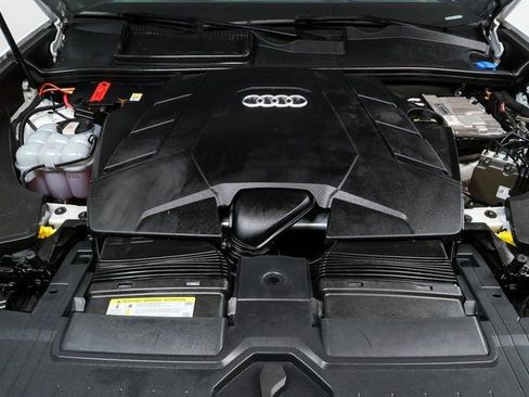 Used 2019 Audi Q8 Prestige w/ Towing Package AWD/4WD image 35