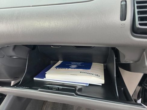 Used 2004 Toyota Sequoia Limited image 45