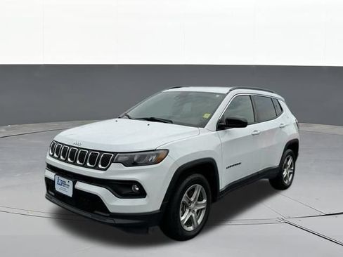 Used 2024 Jeep Compass Latitude AWD/4WD image 9