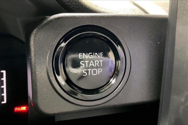 Certified 2025 Toyota Tacoma SR5 AWD/4WD image 38