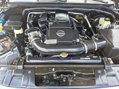 Used 2015 Nissan Frontier SV w/ SV Value Truck Package AWD/4WD image 19
