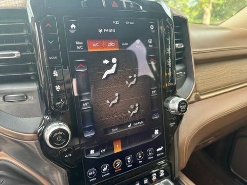 Used 2019 RAM 2500 Limited AWD/4WD image 35