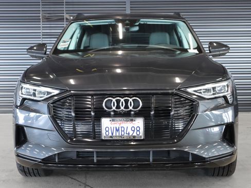 Used 2021 Audi e-tron Premium w/ Convenience Plus Package image 10