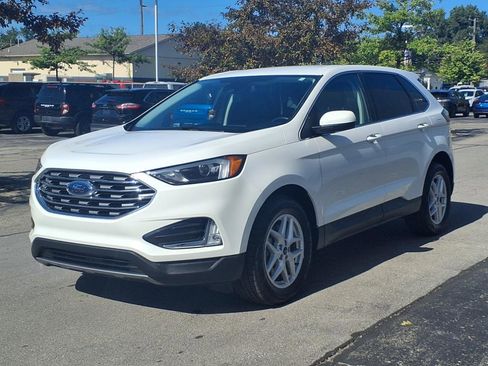 Certified 2022 Ford Edge SEL w/ Convenience Package image 3
