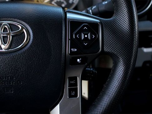 Used 2019 Toyota Tacoma TRD Sport image 13