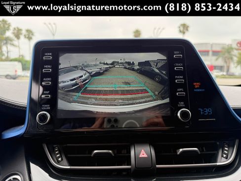 Used 2019 Toyota C-HR XLE FWD image 24