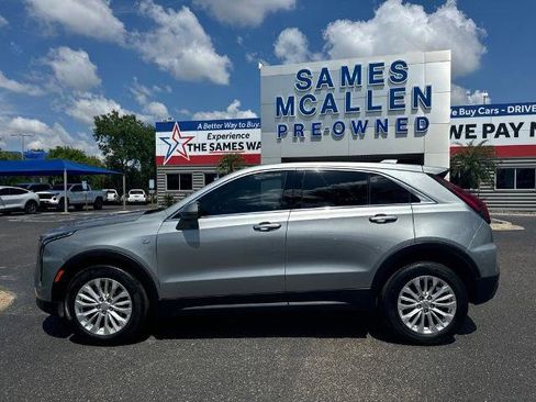 Used 2024 Cadillac XT4 Luxury FWD image 2