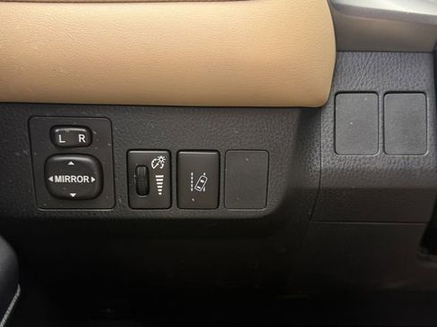 Used 2017 Toyota RAV4 XLE AWD/4WD image 22