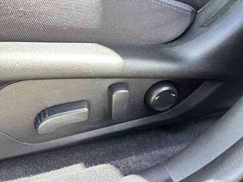 Used 2024 Subaru Crosstrek 2.0i Premium image 19