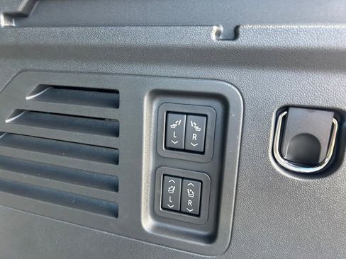 New 2026 Chevrolet Traverse RS w/ LPO, Floor Liner Package image 43