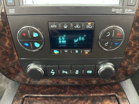 Used 2013 GMC Sierra 2500 Denali w/ Suspension Package, Off-Road image 19