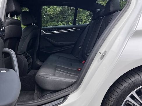 Used 2020 BMW 530i RWD image 15